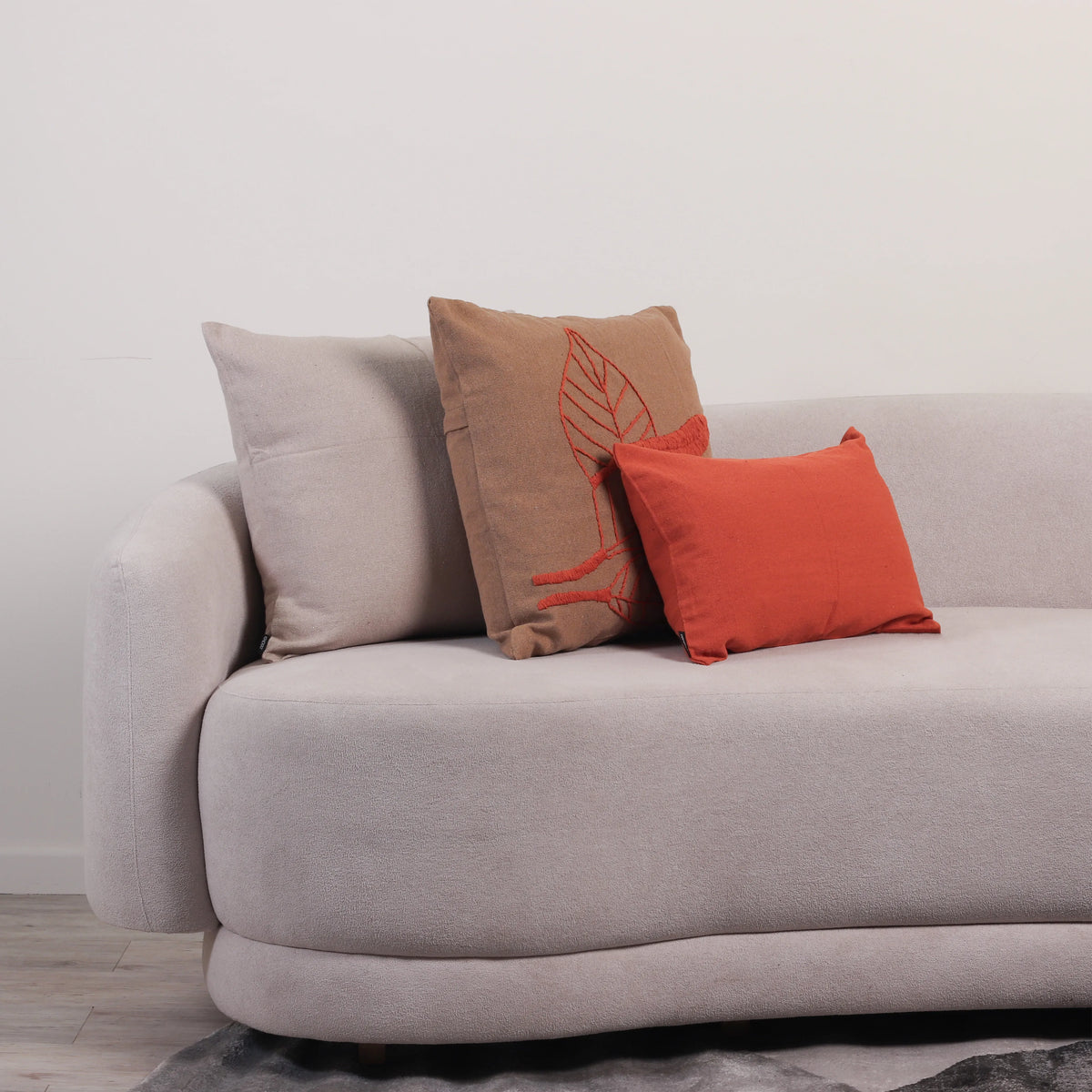 Kit com 3 Capas de Almofadas Folhas - Off White c/ Terracota