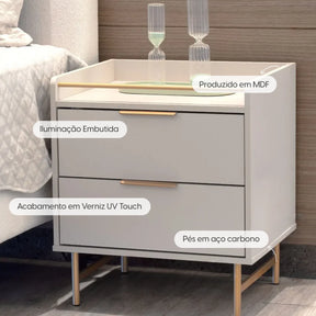 Conjunto 2 Mesas de Cabeceira Yves e Cabeceira Queen Reid - Off White c/ Dourado - Linho Mescla Taupe