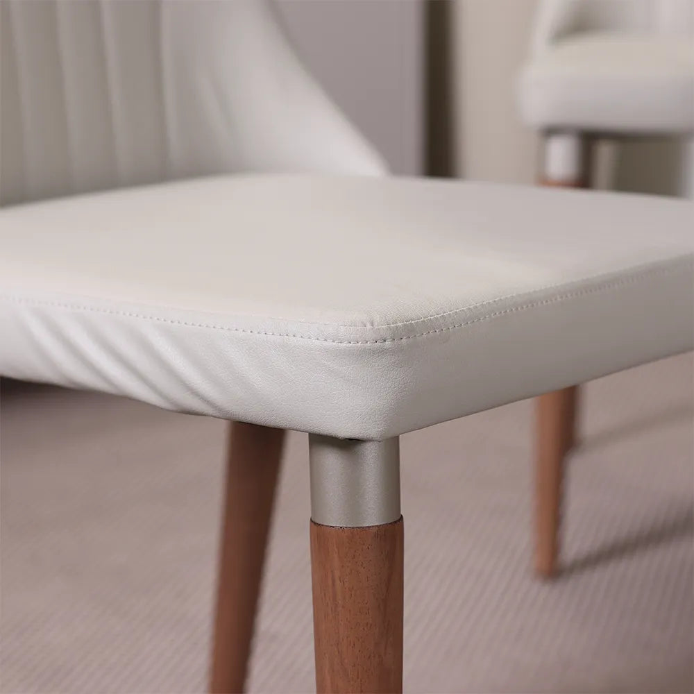 Conjunto de Jantar Mesa Redonda com Vidro Cloe 4 Cadeiras Lara - Champanhe c/ PU Off White