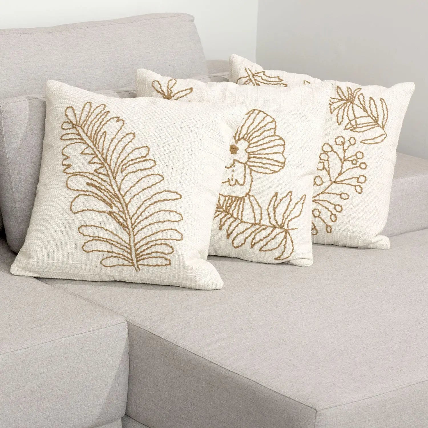 Kit com 3 Almofadas Florear 45 x 45 cm - Cru c/ Caramelo